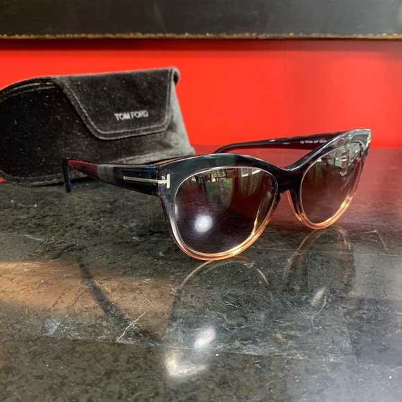 SOLD!! TOM FORD Cat-eye Sunglasses Gray Peach - Picture 14 of 16